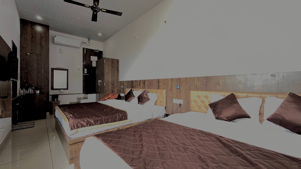 Lucent The Homely Hotel