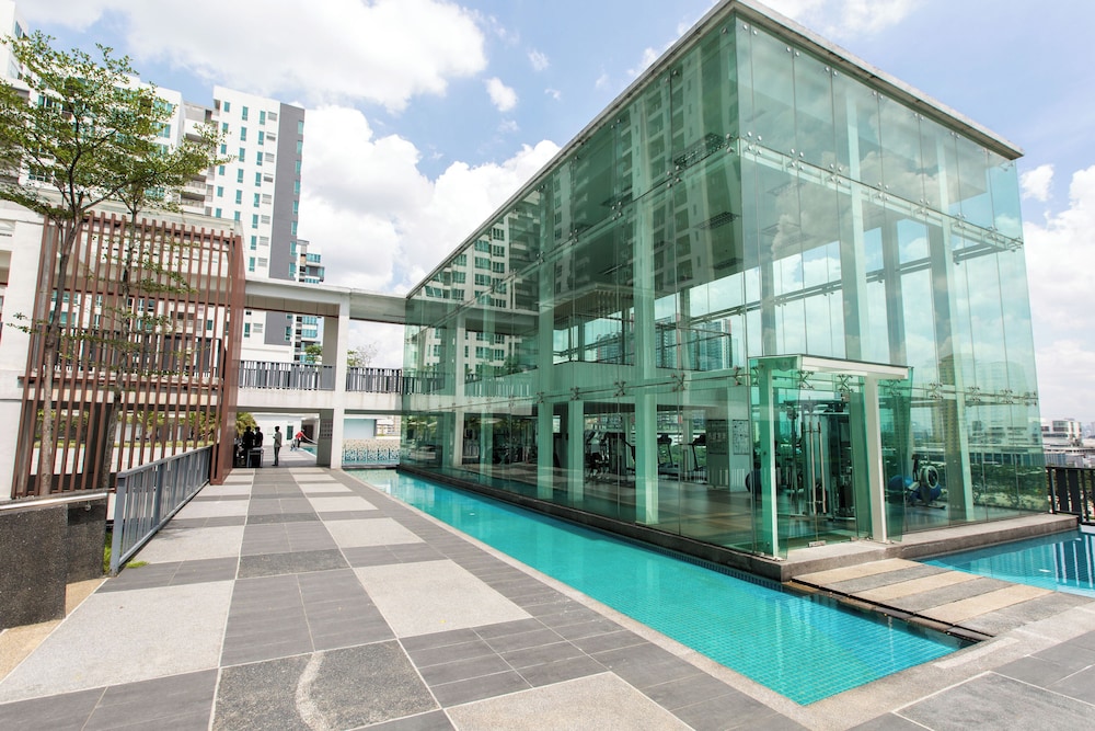Zetapark Condominium by Emily in Town