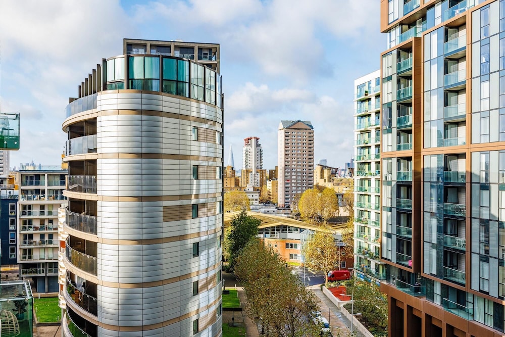 Spacious 3-bed apt Canary Wharf Great View
