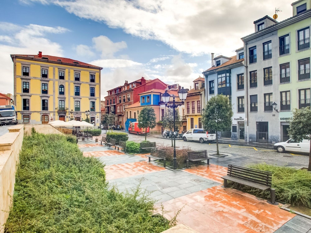 Apartment in Gijon Near San Lorenzo Beach