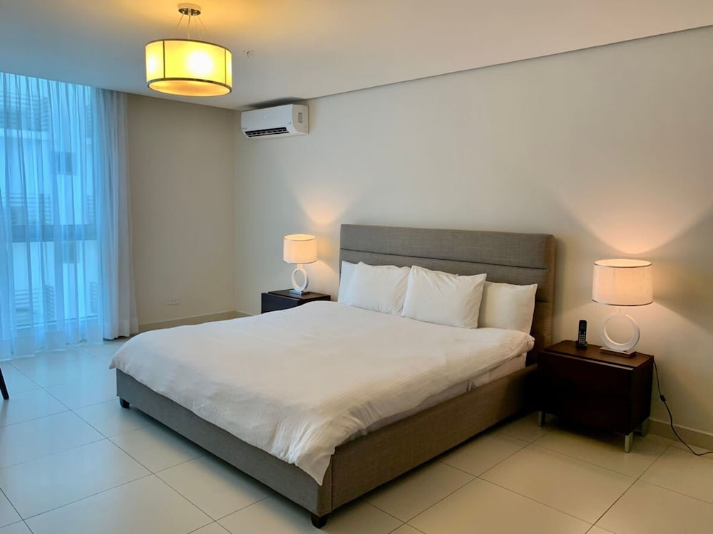 Silver View Park I 2 Bedroom Apt in Costa del Este