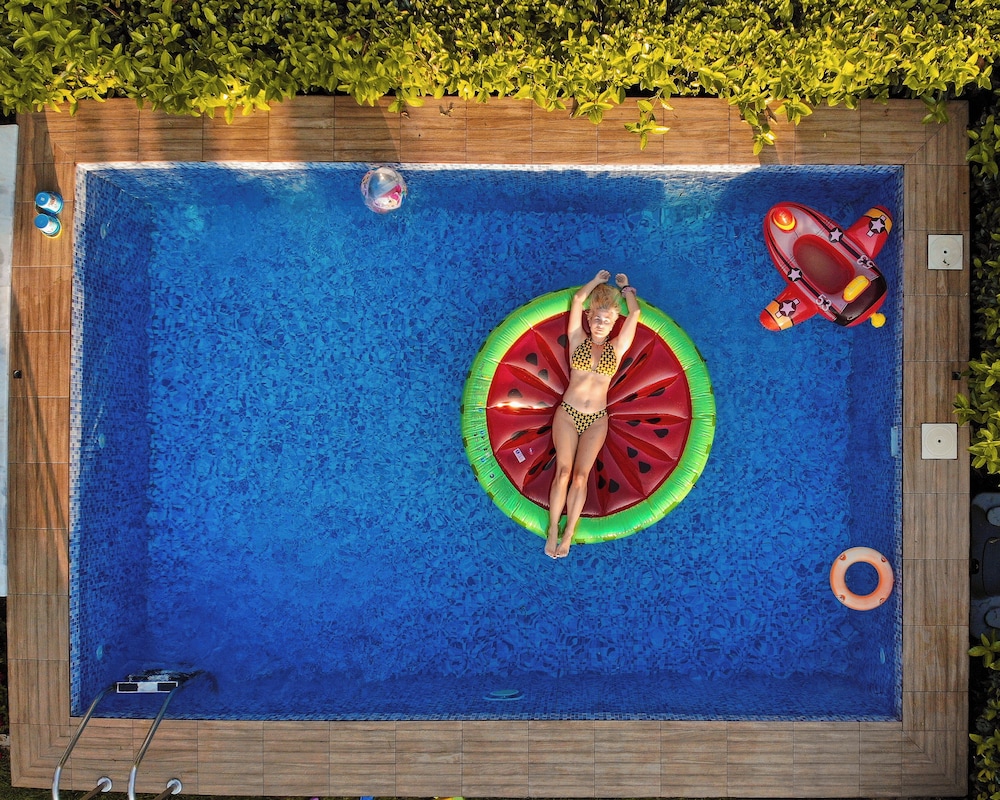 Corinthian Village photo 2