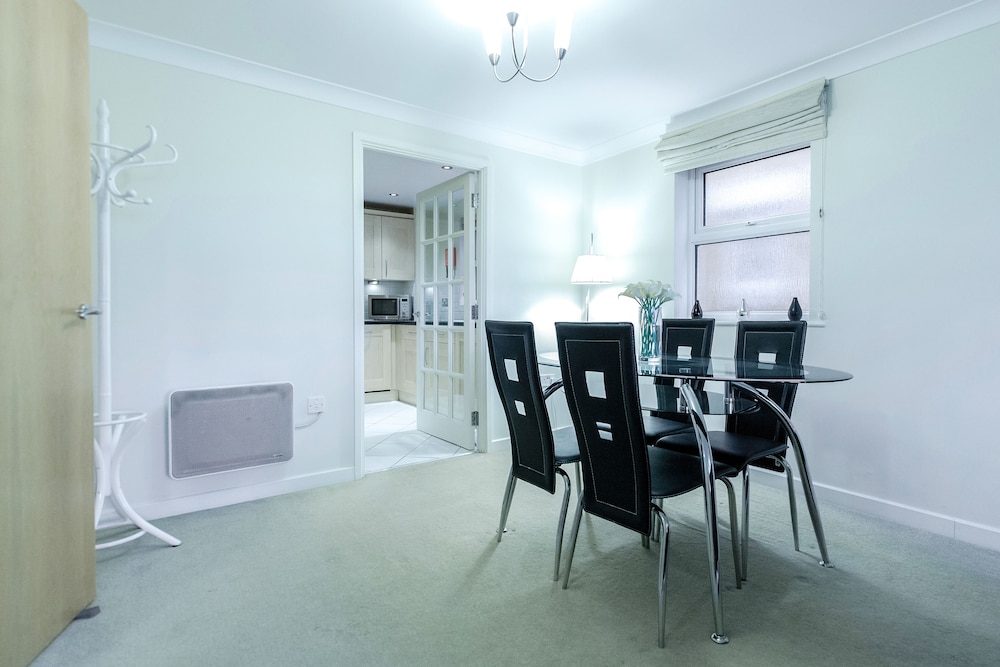 Guildford Vacations - Roomspace Apartments-Courtyard Guildford - Property Image 12