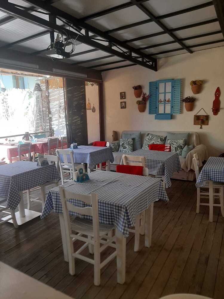Delos Otel