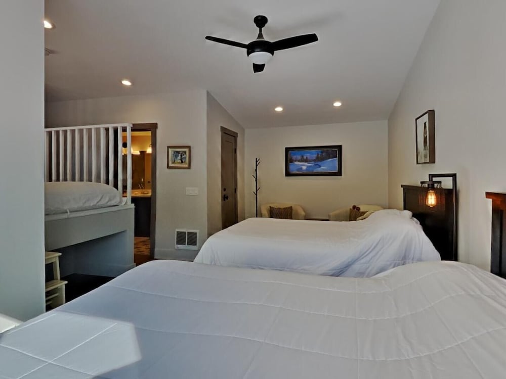1849 Condos 642 3 Bedroom Home