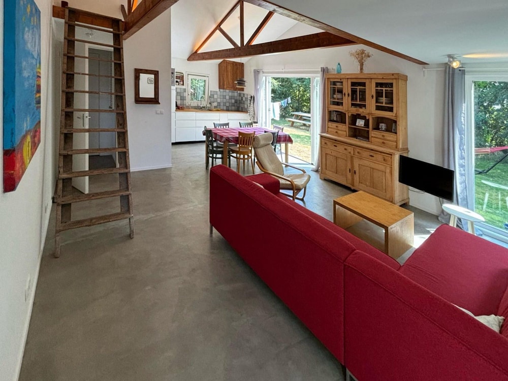 Renovated Bungalow With Garden for Families