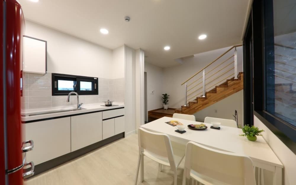 Pohang Plan 128 Pool Villa Pension view 2