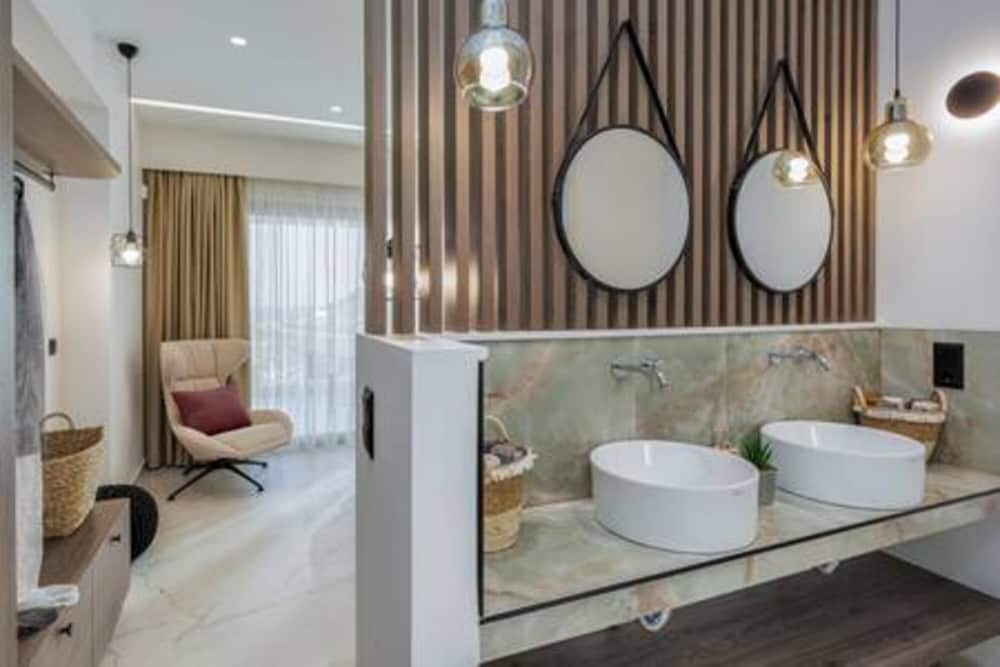 Sunny Drops Villa White by Estia