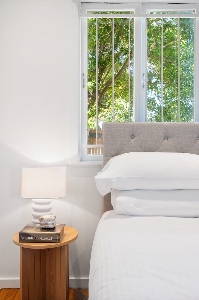 Bright 3-bed With Garden by Banks Street Reserve