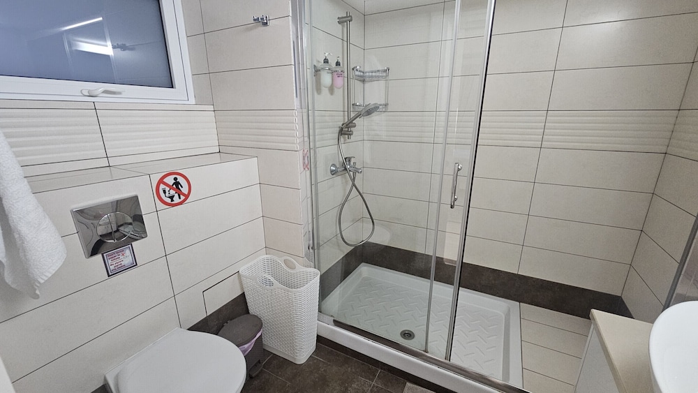 116 NIC 302a - Stay Fantasia Central Suite