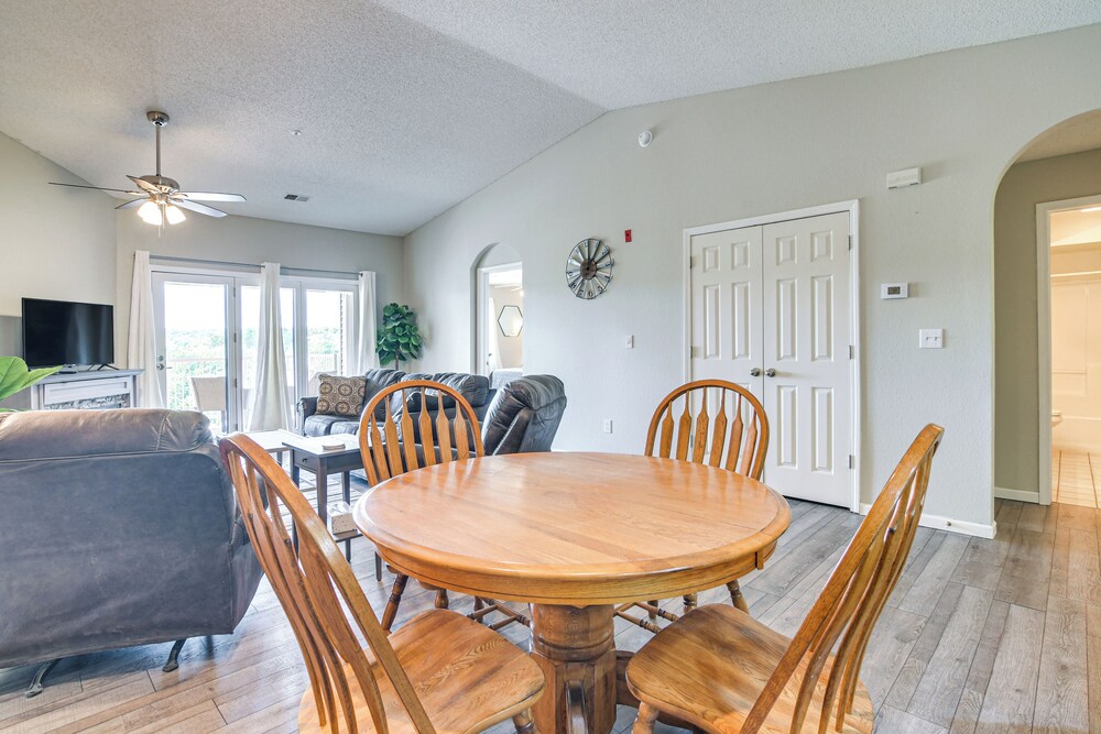 1 Mi to 76 Strip: Family Condo in Branson!