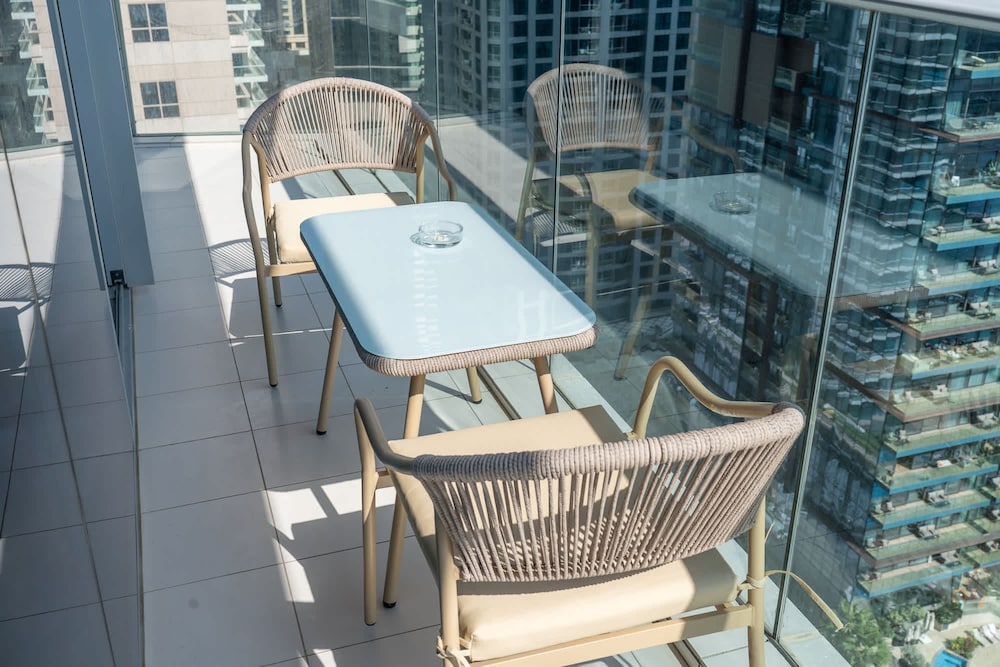 Marina Views and a 3 Bedroom Apartment in Dubai Marina