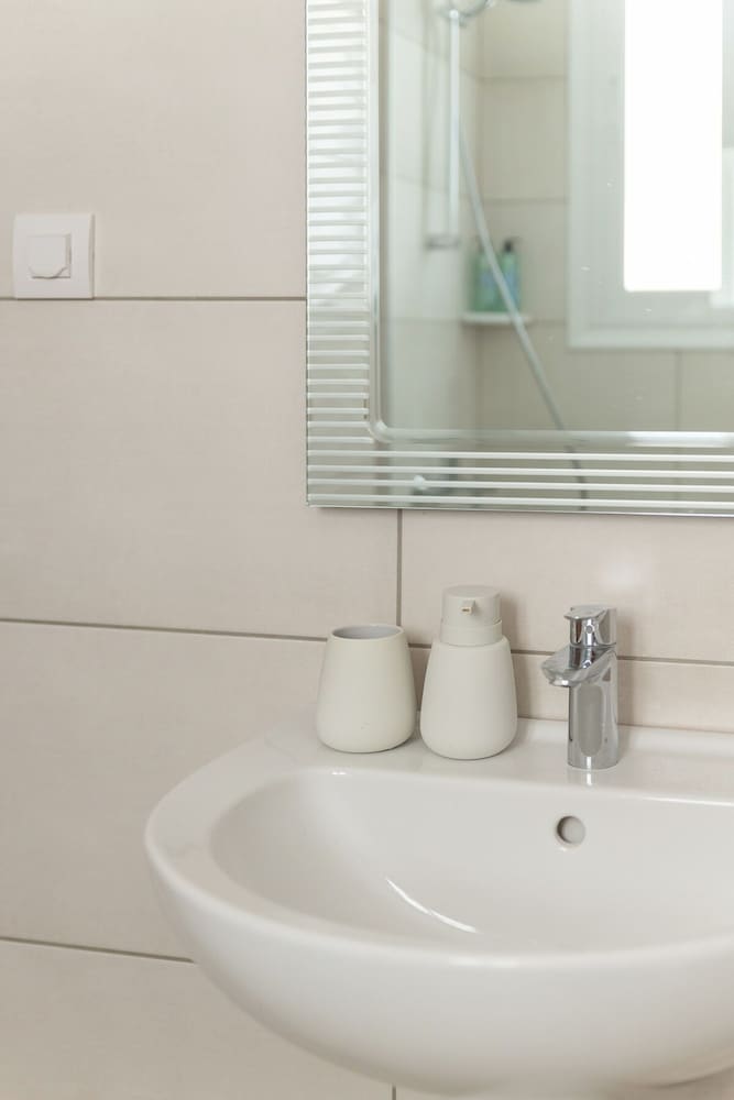 Saint Matthew Central Apartment by Senaon