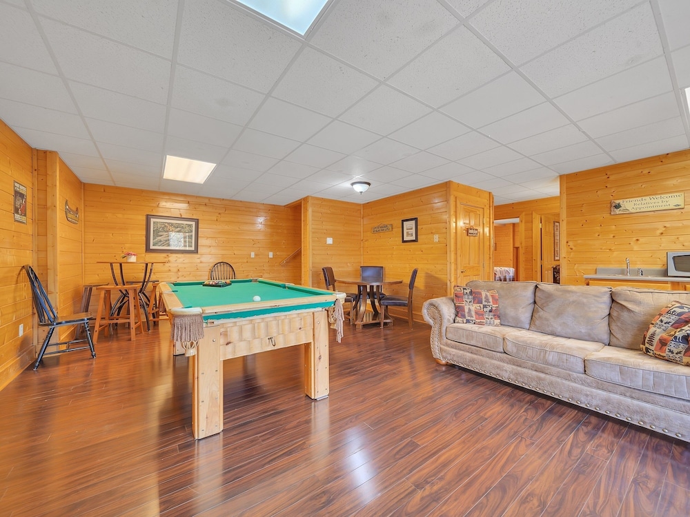 Ern821 - Tranquil Times 5 Bedroom Cabin