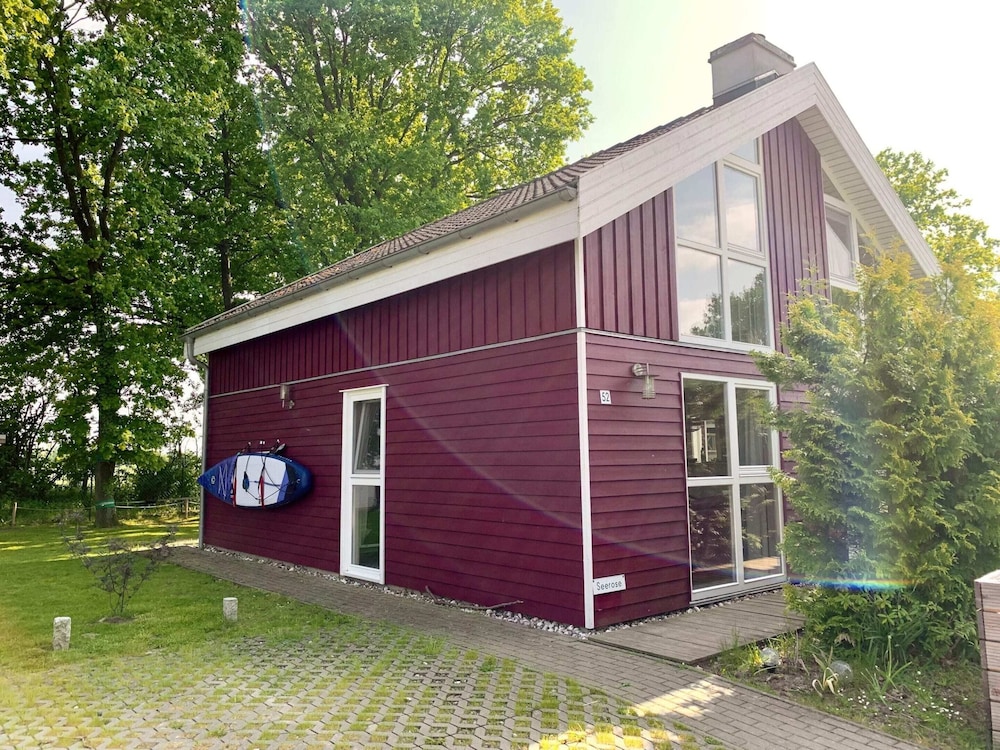 Lovely Holiday Home in Dummer Near Lake
