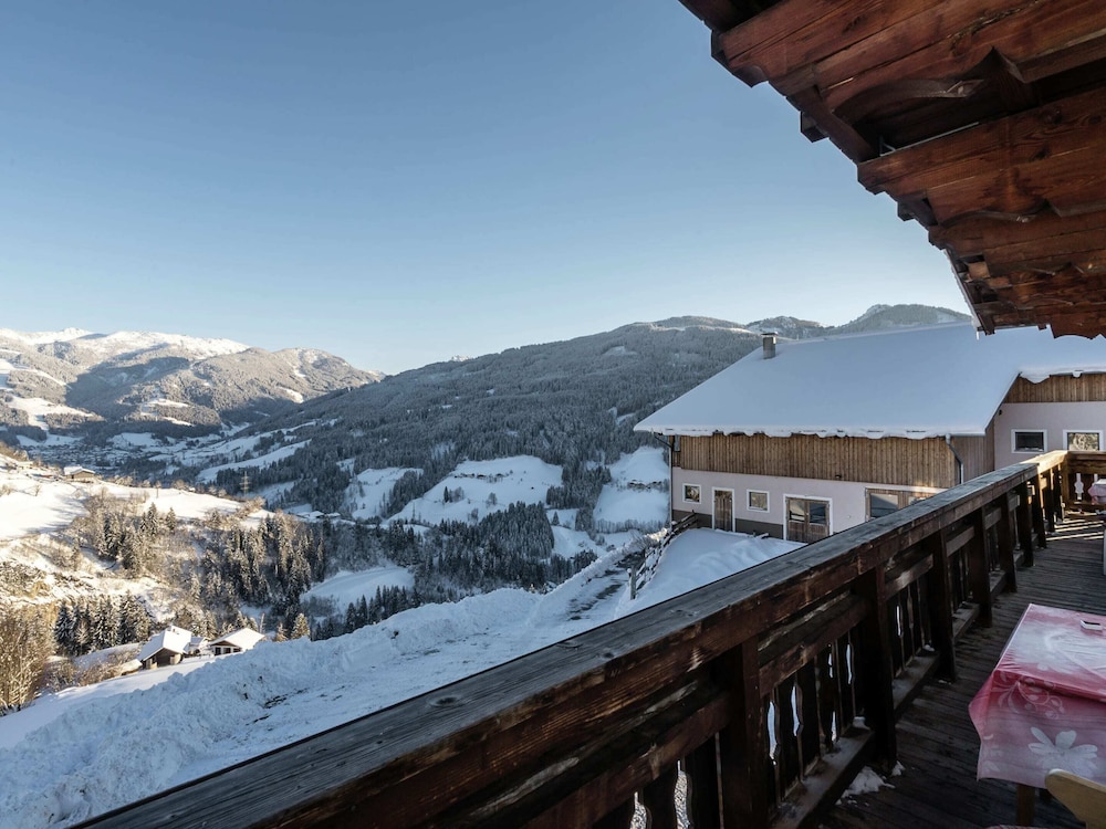 Cozy Apartment in Sankt Johann im Pongau near Ski Area