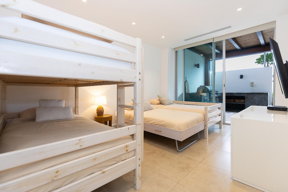 The Surf-point Condo by Acomodo Riomar