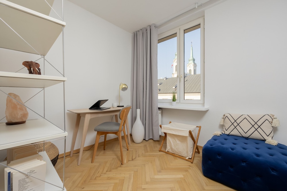 Miodowa Apartment in Warsaw by Renters view 2