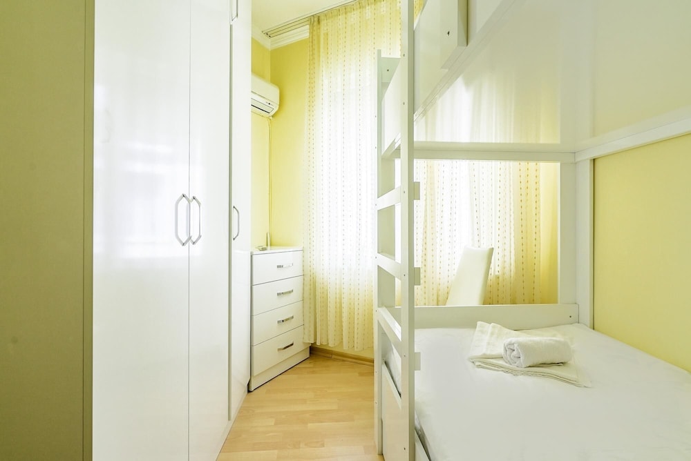 Chic Villa w Patio 5 min to Beach in Antalya