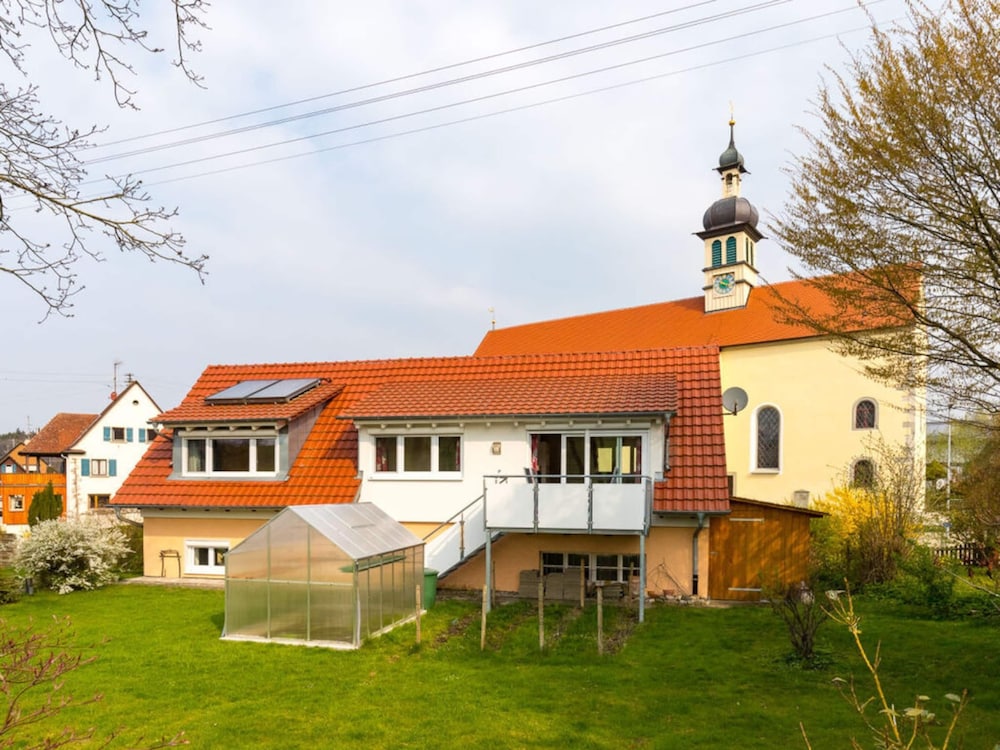 Oak Modern Retreat in Uberlingen