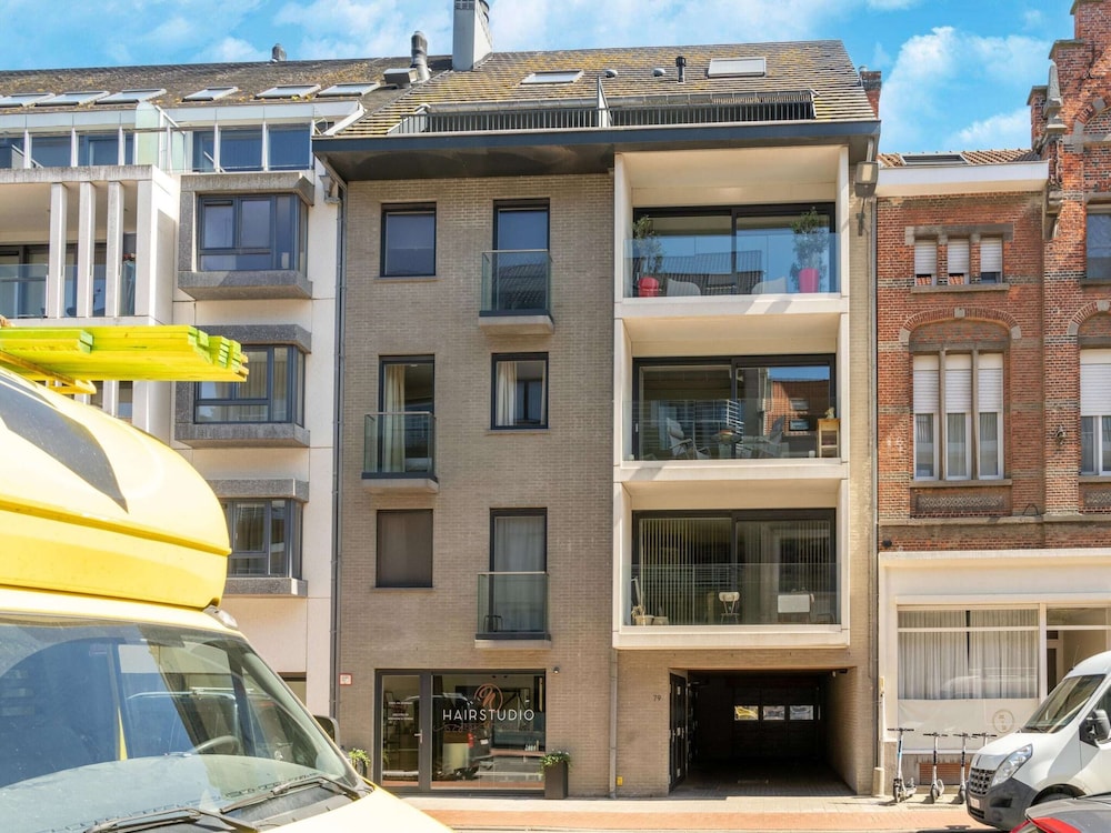 Chic Flat Near Ostend Beach