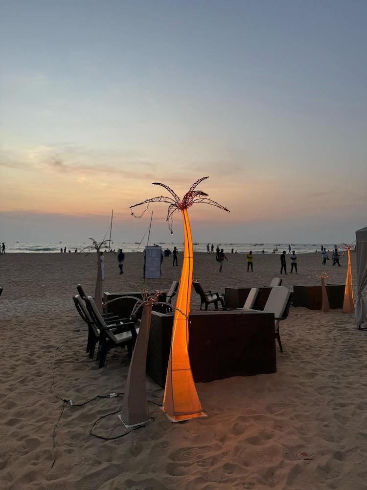 Surf House Beach Resort