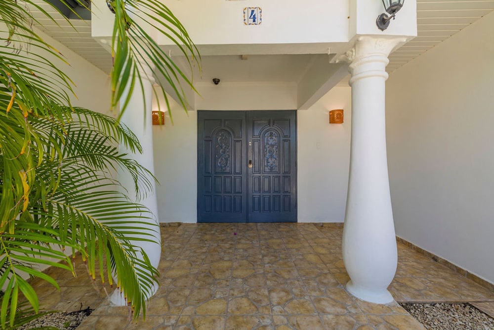 High-end Pool Getaway Upscale 5 Location BBQ