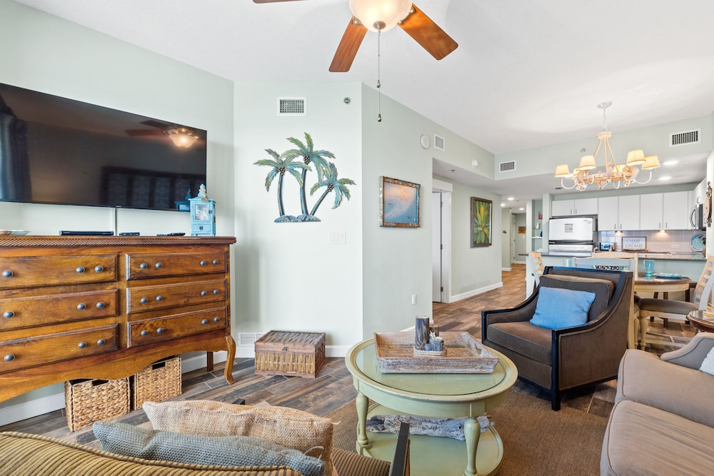Grand Panama Beach Resort by Book That Condo