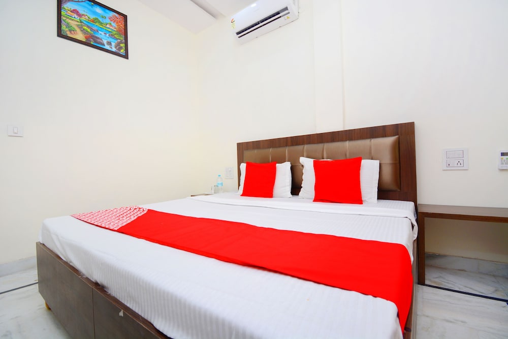 OYO 38787 Hotel Red Rose