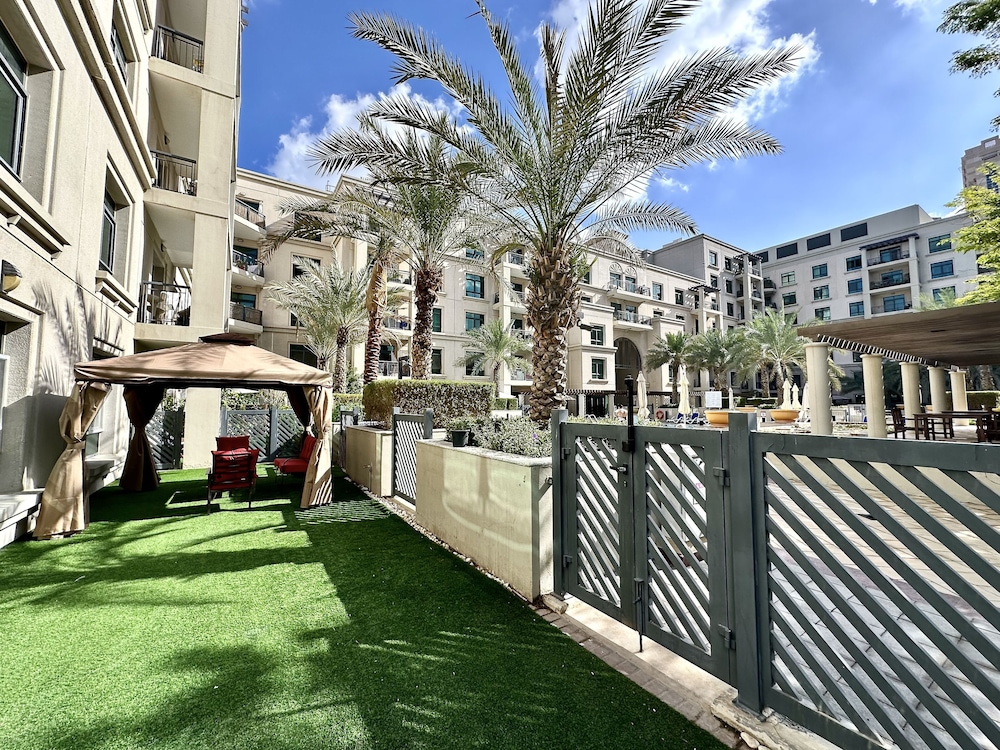 Lux BnB Travo Tower I Private Garden I Lake View