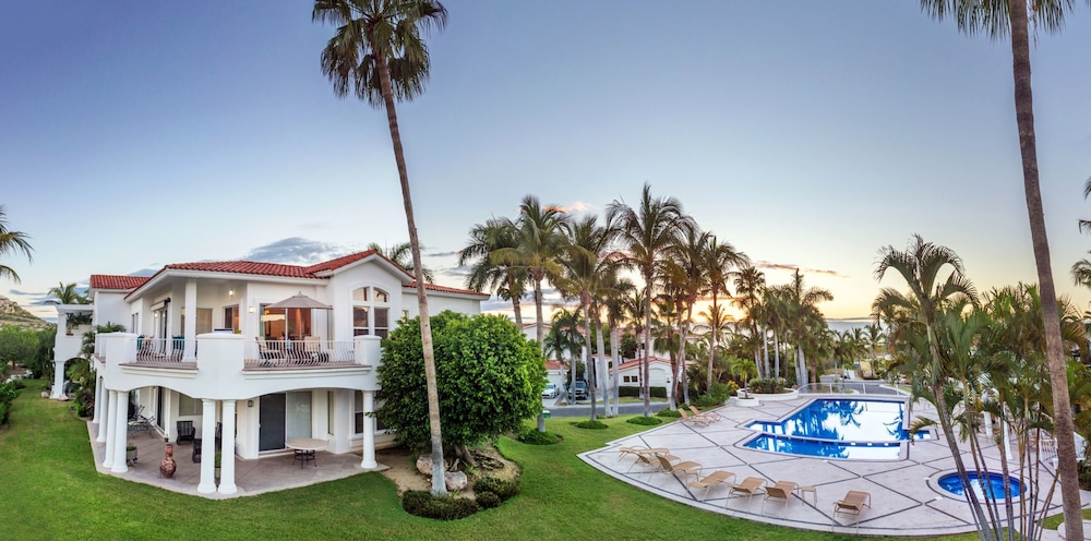 Villa De Oro 106 3 BR by Casago