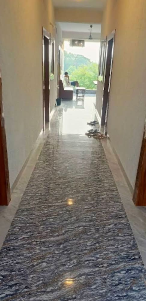 Hotel Aarav Palace