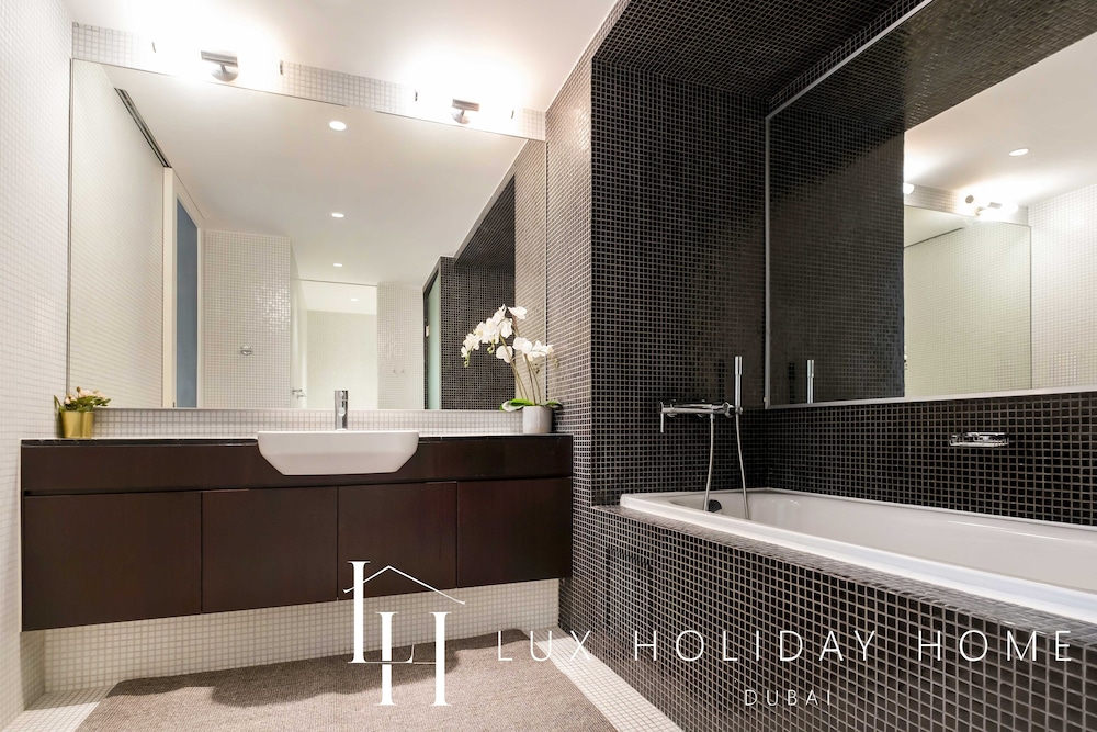 LUX The Elegant DIFC Suite photo 3