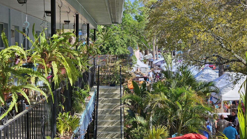Beach Quarters #8