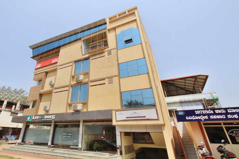 OYO 9583 Hotel Qinn