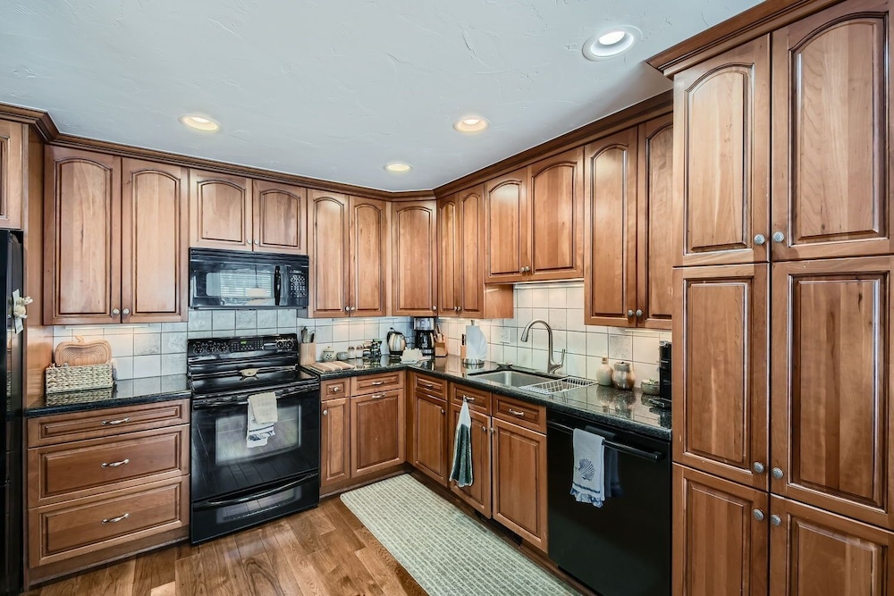 Stone Creek Meadows 205 2 Bedroom Condo