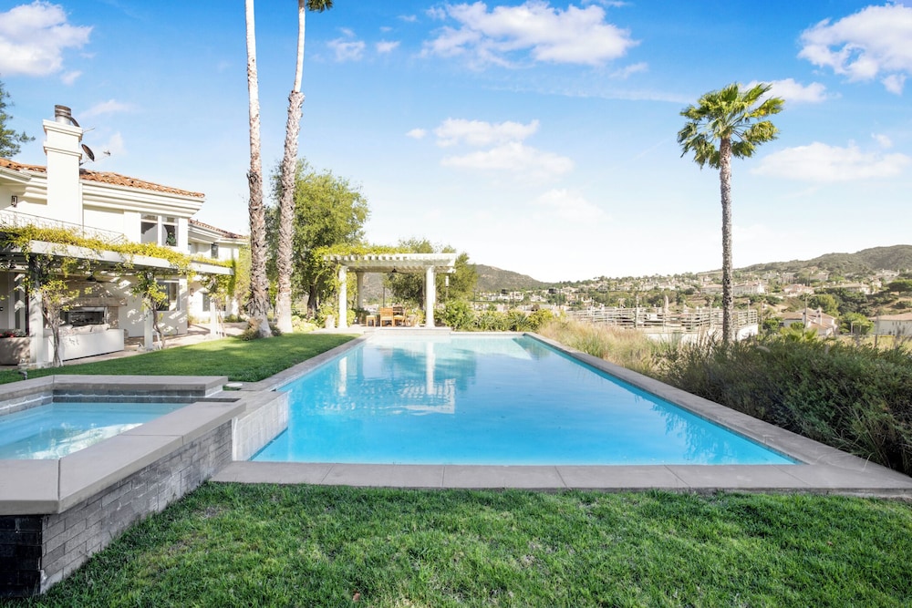 Villa Clarinda - Architect-designed Dream Estate With Theater & Outdoor Oasis