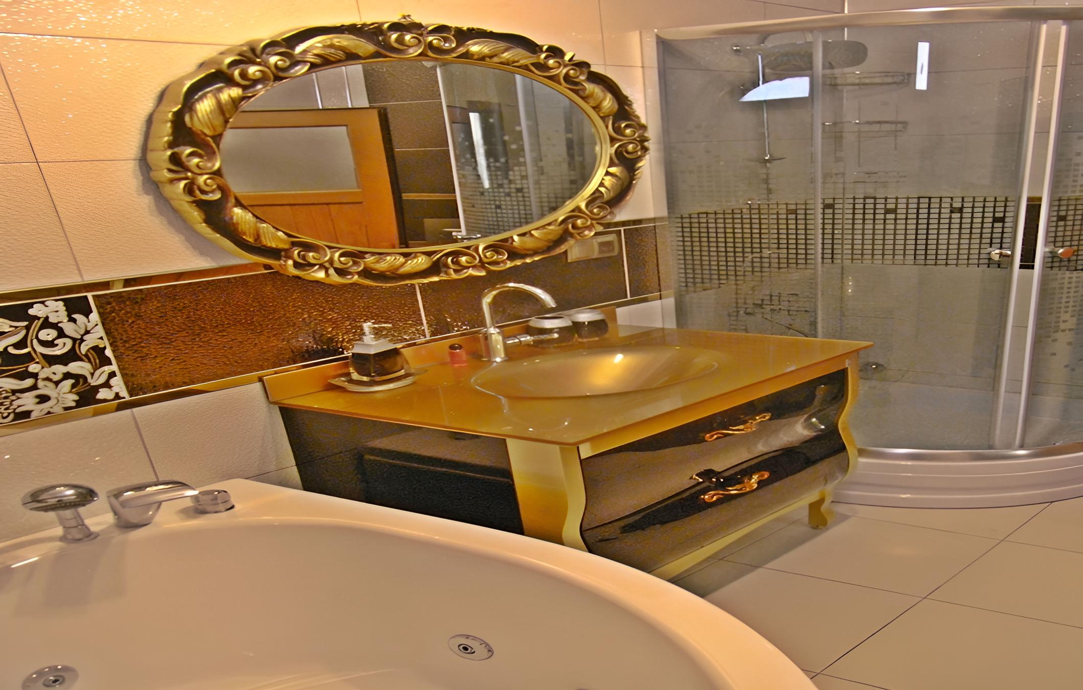 Dedeli Deluxe Hotel