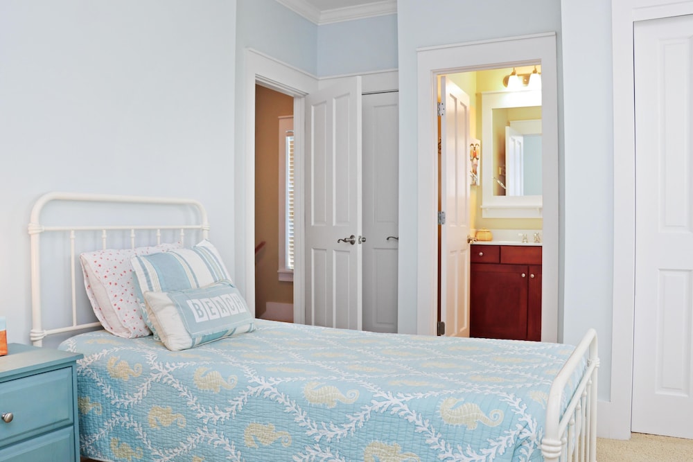 Barefoot Cottage B49 - Seabbatical