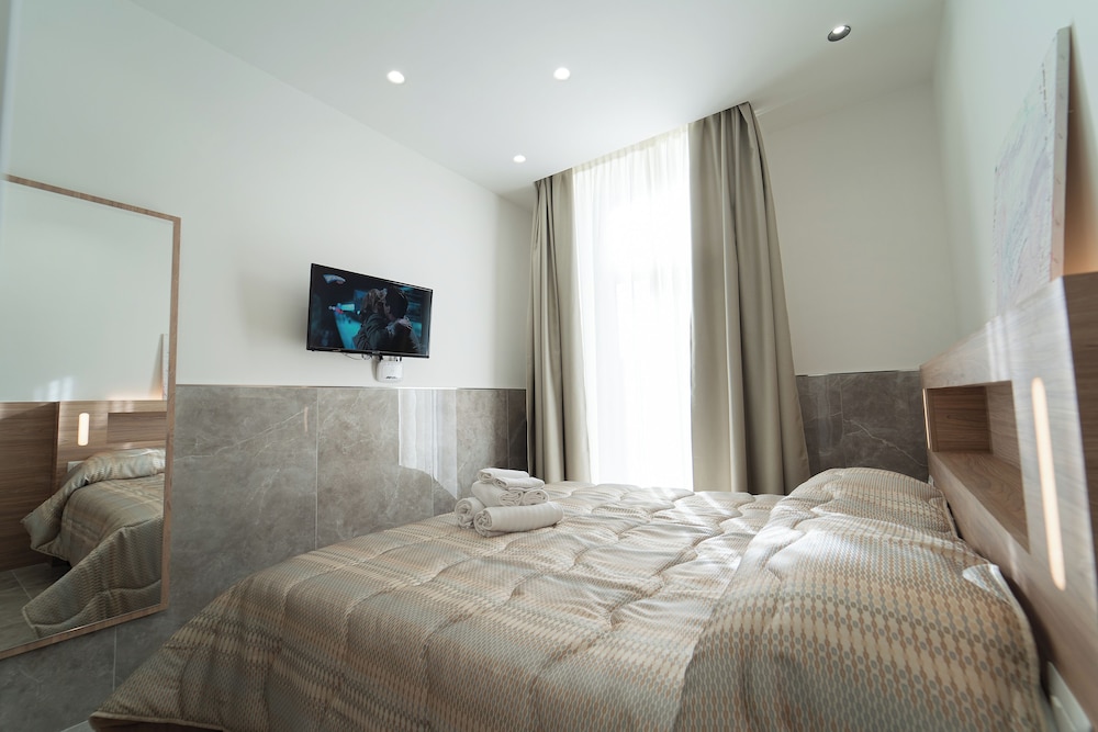 B&B Le 4 Stagioni Dante's Suites by ClaPa Group Dislocated Hospitality