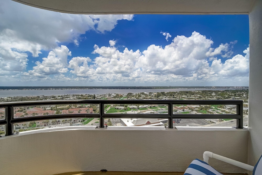 Sherwin Condominium 1801