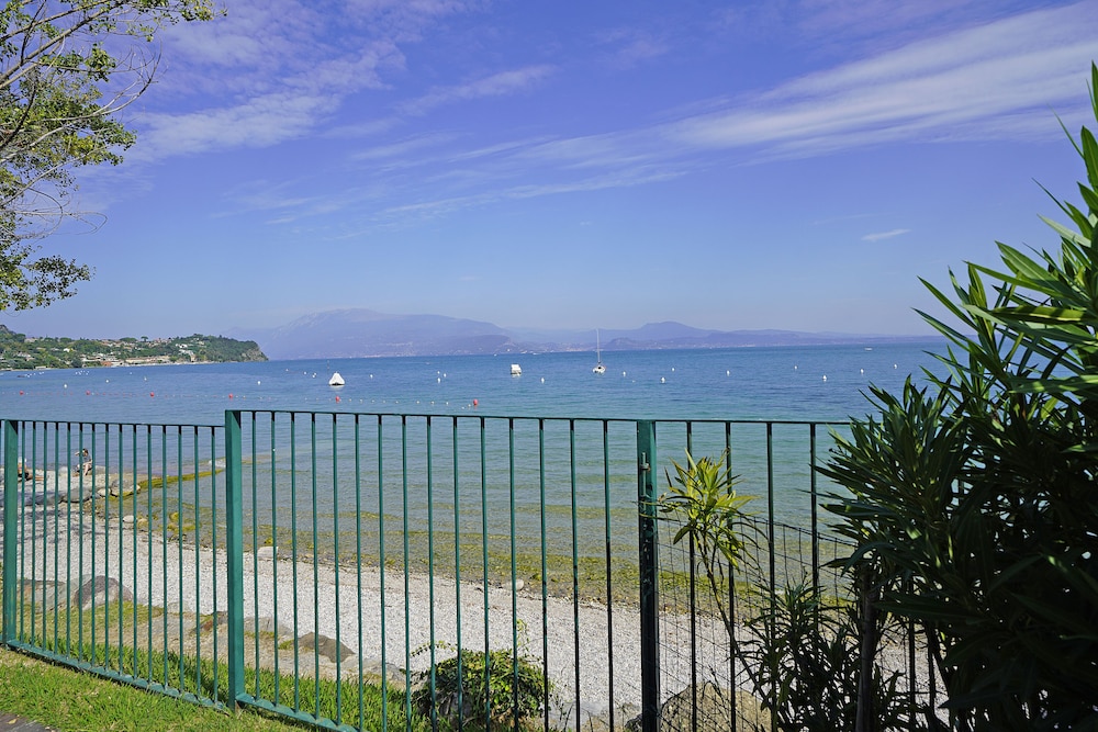 Specchio sul Lago