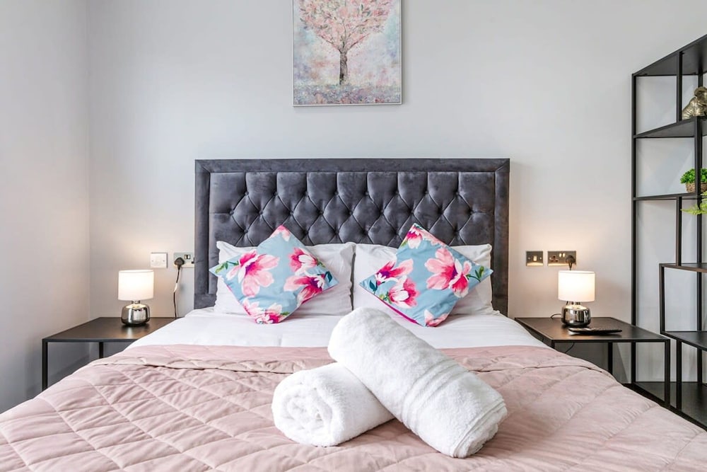 Modern Serviced Studio Flat Near Central London