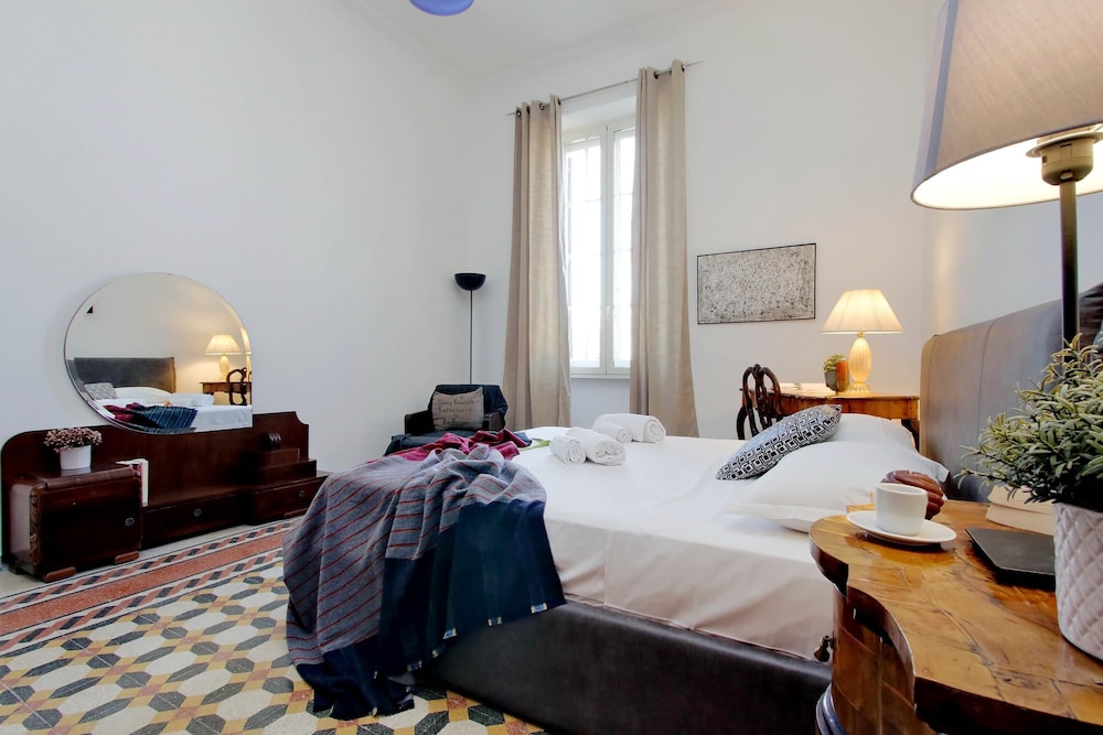 Tiberina Spacious Apartment