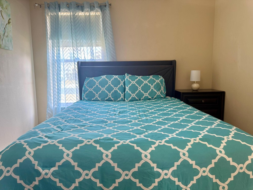 Lake Berkley Villas Swanky - Image 5