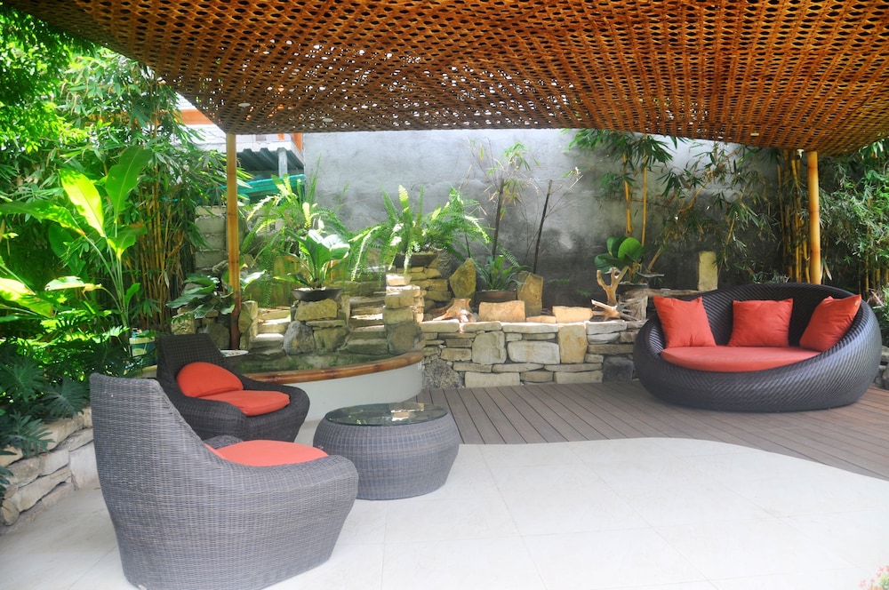 Golden Palm Resort