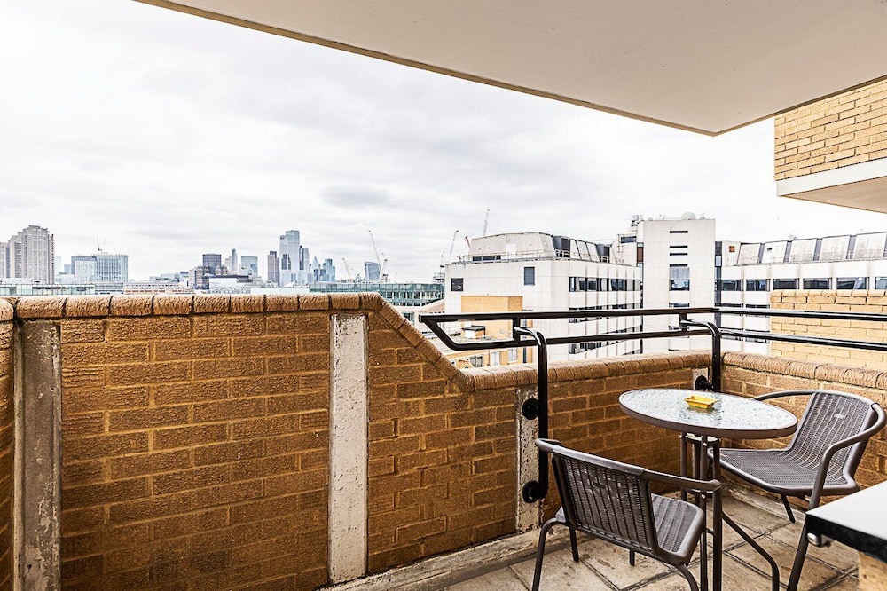Chancery Lane Gem w/ Balcony and Lift