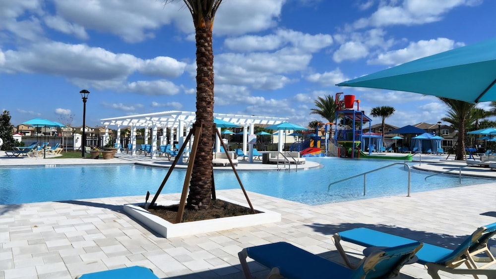 Stay Next Door to Disney at Windsor at Westside