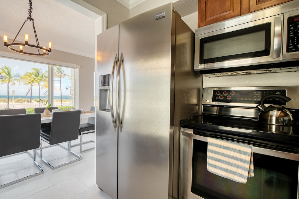 Casa Bermuda by Avantstay Right Across the Street From Fort Lauderdale Beach - Image 4