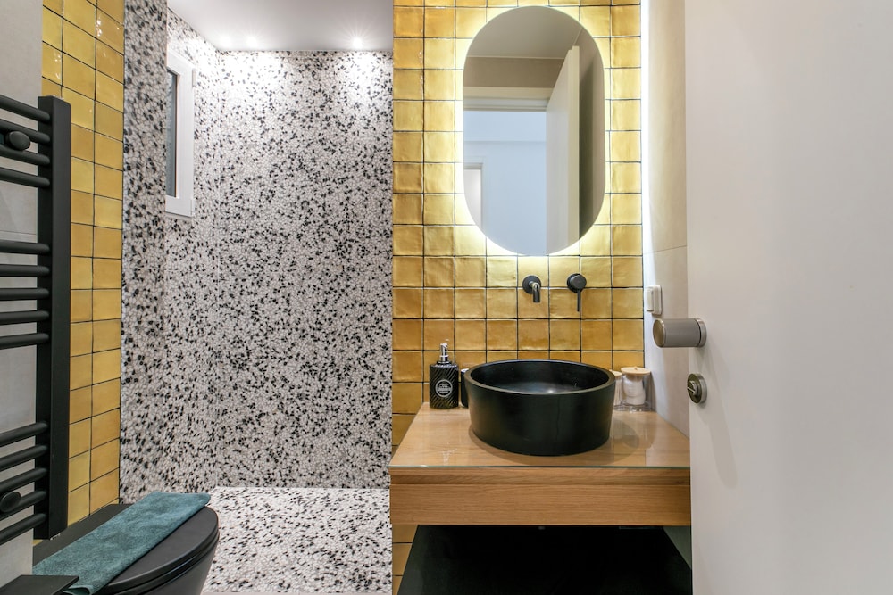 Elysia - 2-Br Apt & Balcony in Athens